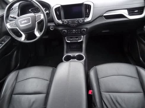 Used 2024 GMC Terrain SLT image 22