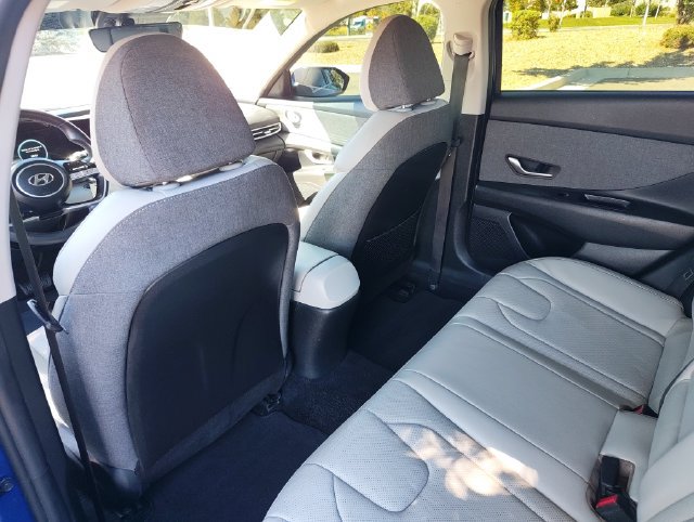 Used 2023 Hyundai Elantra Limited w/ Preferred Accessory Package FWD image 14