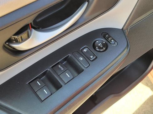 Used 2020 Honda CR-V LX image 20