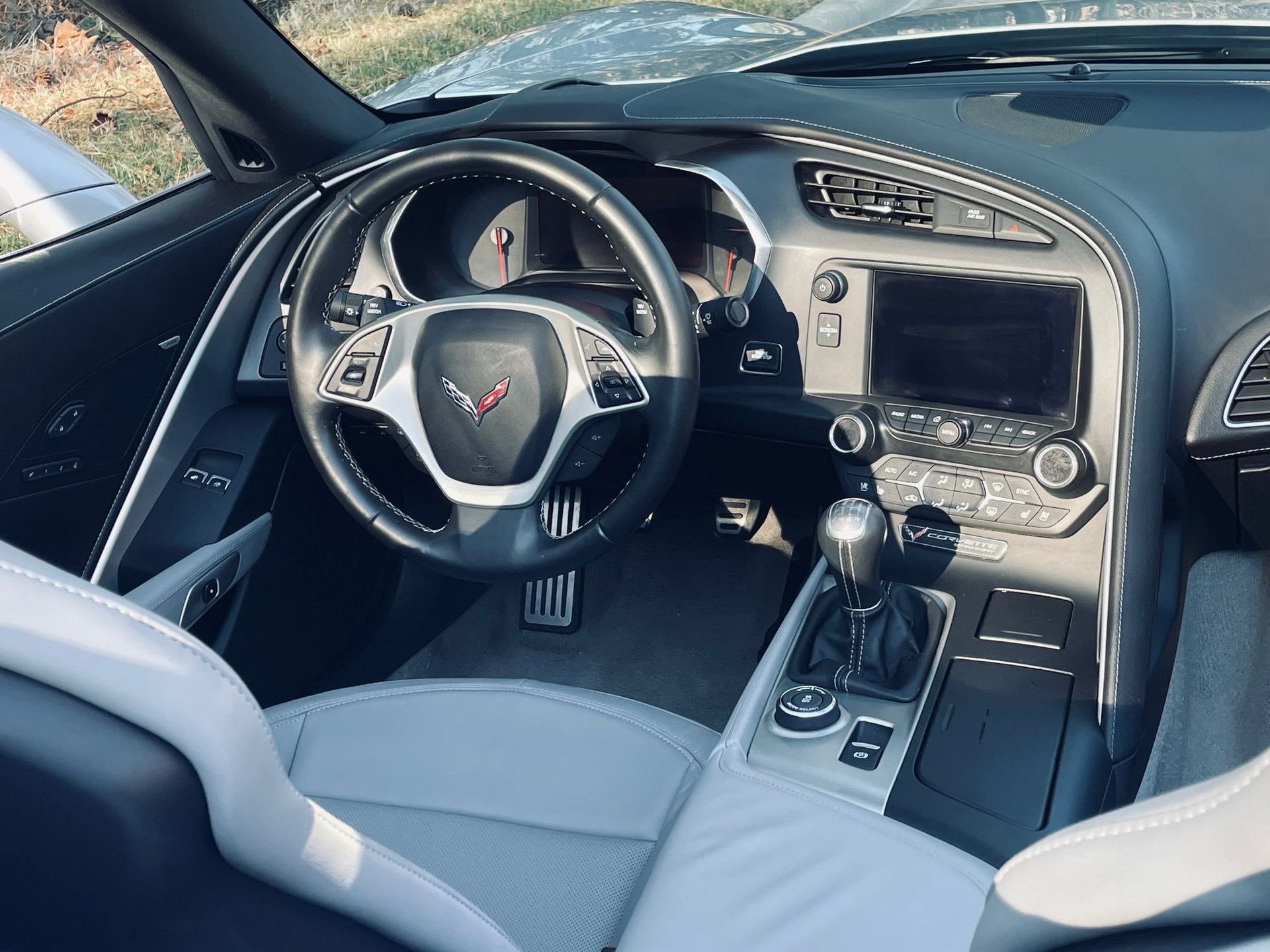 Used 2015 Chevrolet Corvette Stingray Convertible w/ 2LT Preferred Equipment Group RWD image 40