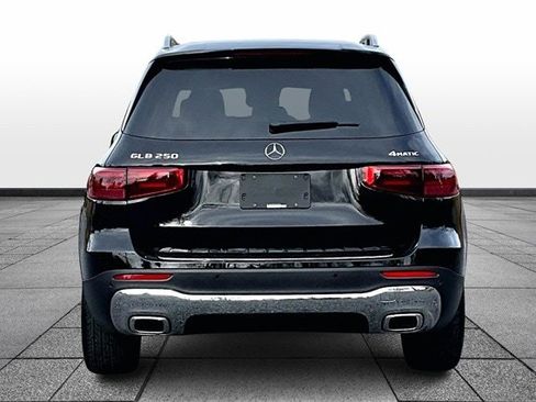 Used 2025 Mercedes-Benz GLB 250 4MATIC image 8