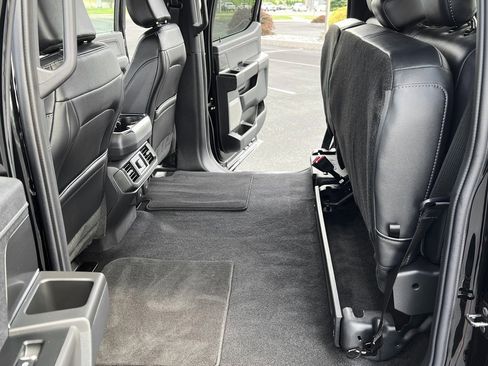 Used 2024 Ford F150 Lariat image 19