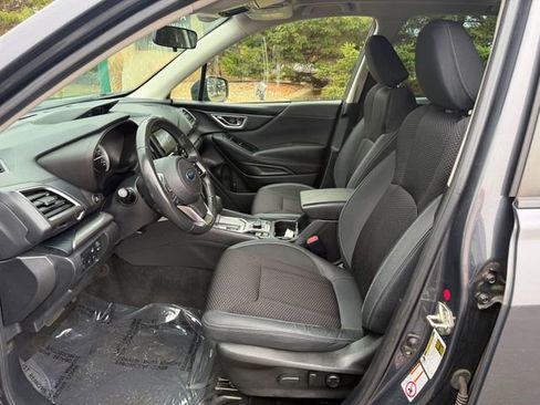 Used 2020 Subaru Forester Premium image 6