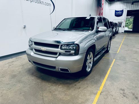 Used 2008 Chevrolet TrailBlazer SS w/ Sun And Sound Package image 3