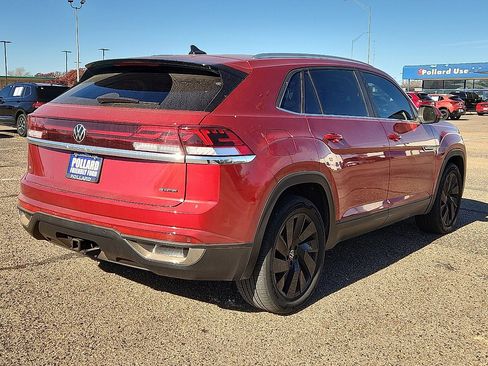Used 2024 Volkswagen Atlas Cross Sport SE image 2