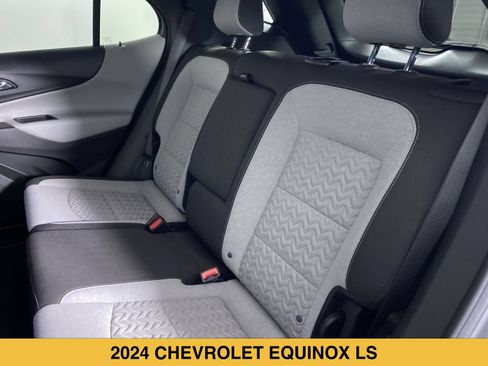 Certified 2024 Chevrolet Equinox LS w/ LS Convenience Package FWD image 12
