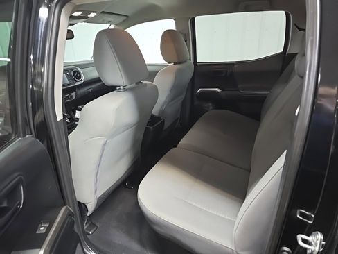 Used 2018 Toyota Tacoma SR5 image 30