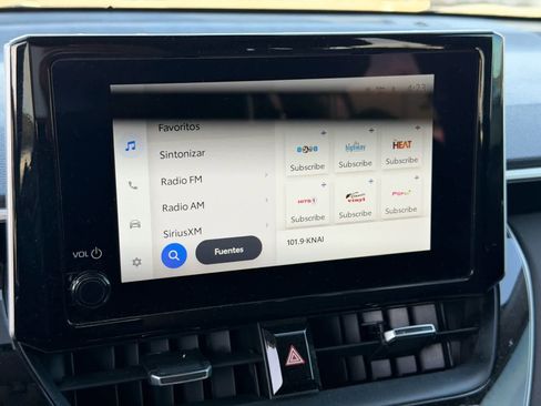 Used 2025 Toyota Corolla Cross XLE w/ Convenience Package image 21