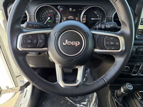 Used 2022 Jeep Wrangler Unlimited Sahara image 22