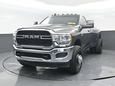 Used 2024 RAM 3500 Tradesman w/ Chrome Appearance Group AWD/4WD image 22