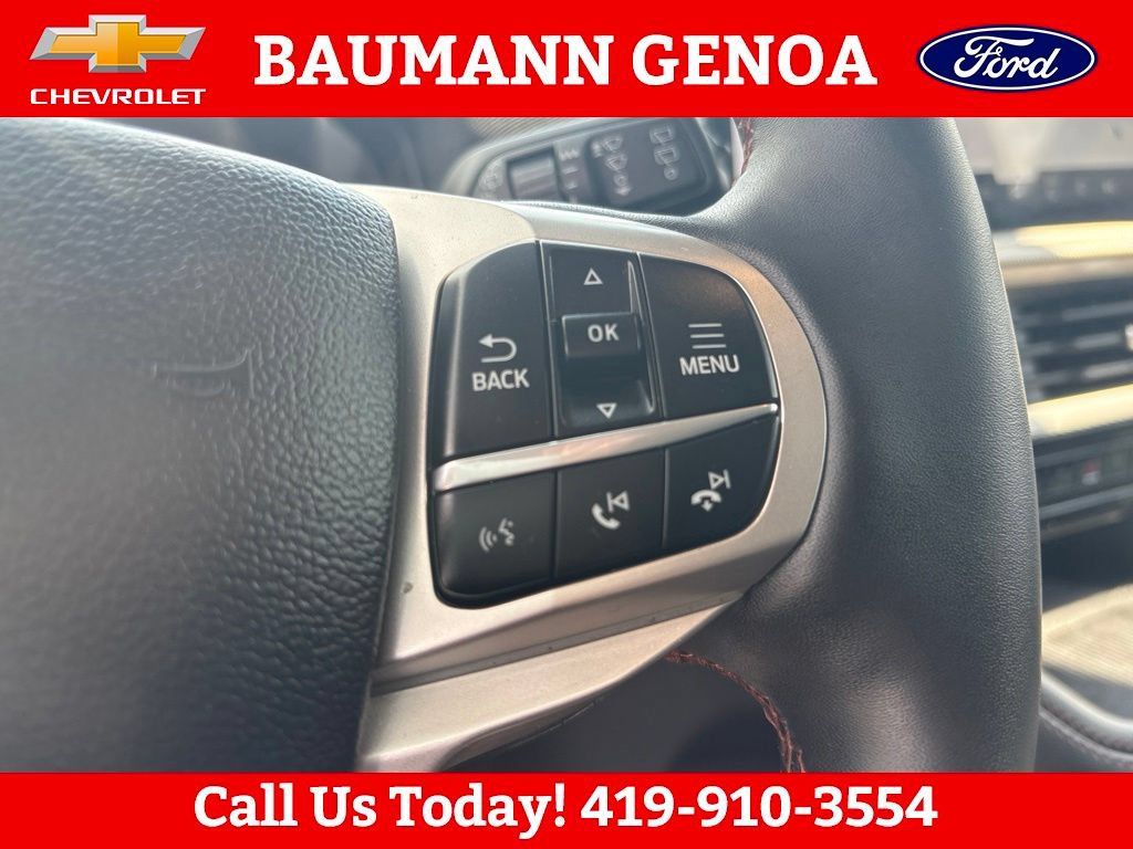 Used 2025 Ford Explorer Active AWD/4WD image 20