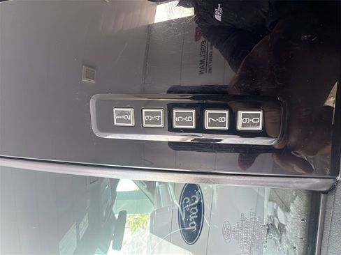 Used 2021 Ford F150 Lariat w/ Equipment Group 502A High image 9