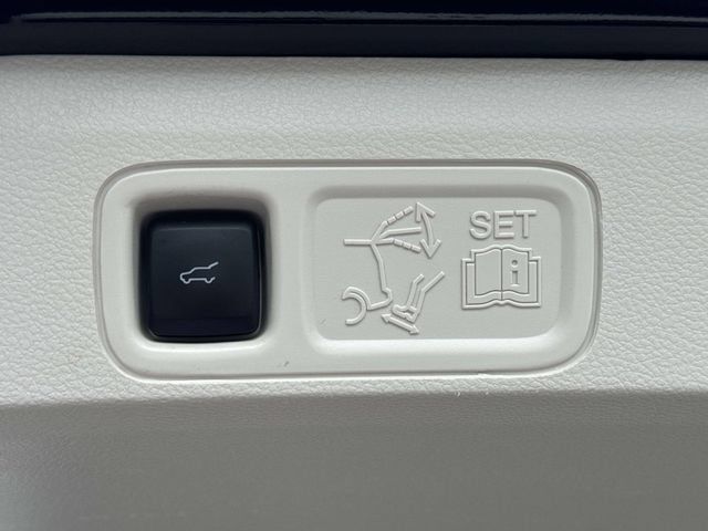 Used 2022 Lincoln Navigator Black Label AWD/4WD image 17