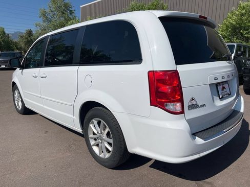 Used 2016 Dodge Grand Caravan SXT w/ Rear Park Assist Package FWD image 5