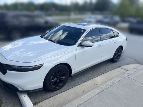 Used 2024 Honda Accord EX image 3