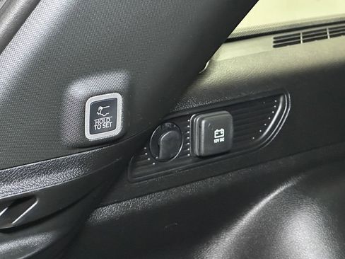 New 2025 Jeep Grand Cherokee Limited w/ Black Appearance Package image 14