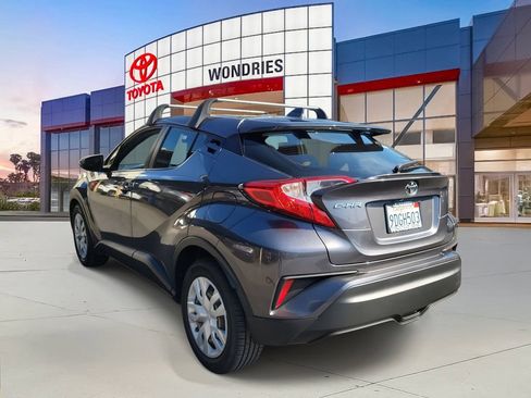 Used 2019 Toyota C-HR LE image 3