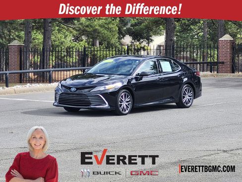 Used 2023 Toyota Camry XLE w/ Navigation Package image 1