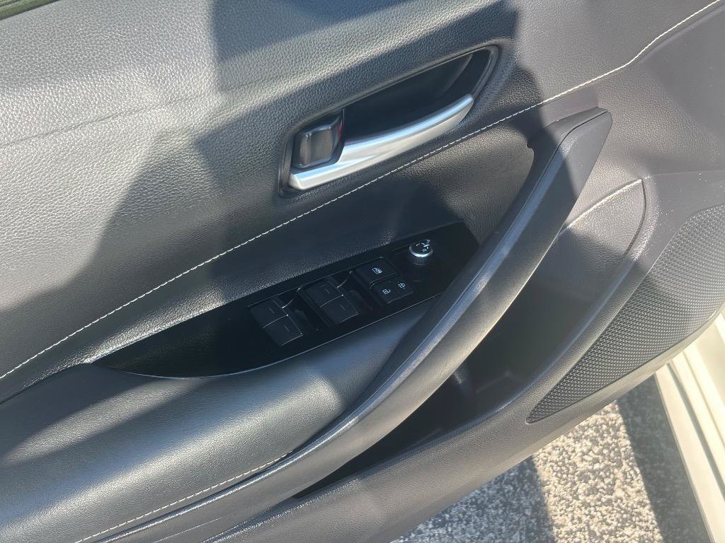 Used 2020 Toyota Corolla SE FWD image 12