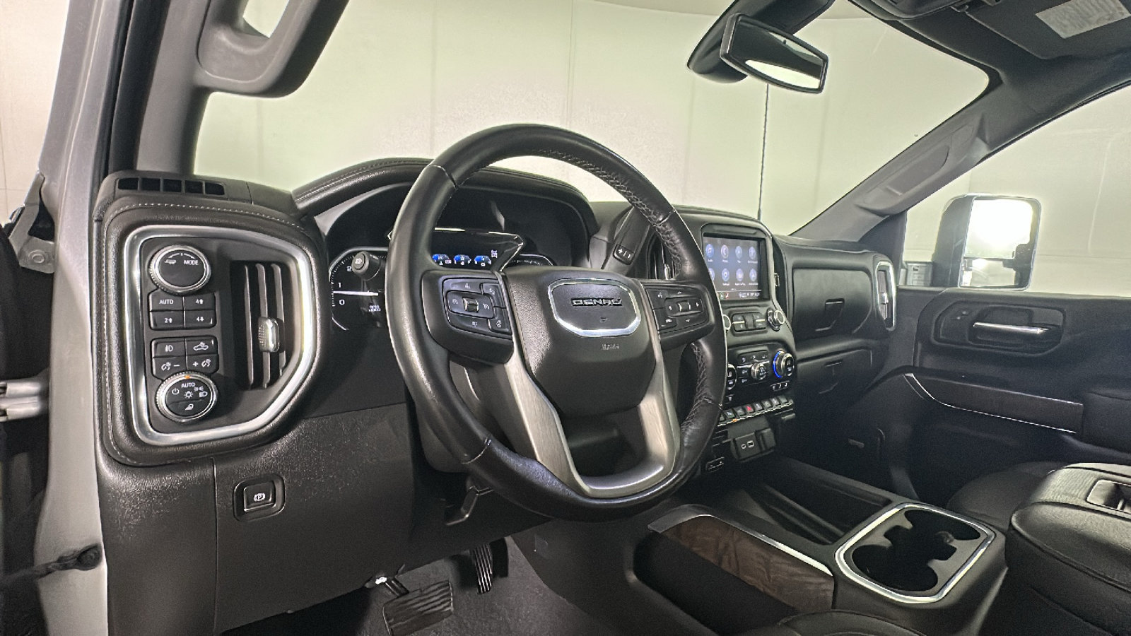 Used 2022 GMC Sierra 2500 Denali AWD/4WD image 17