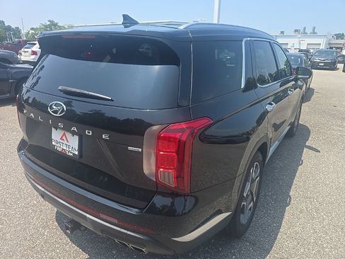 Used 2023 Hyundai Palisade Limited w/ Cargo Package AWD/4WD image 5