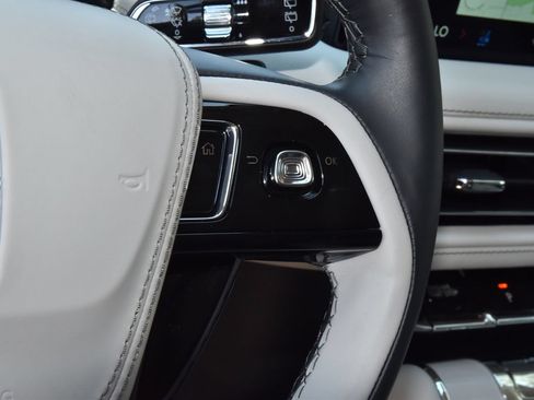Certified 2026 Lincoln Aviator Reserve AWD/4WD image 27