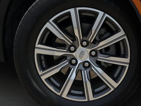 Used 2022 Cadillac XT4 Sport w/ Enhanced Visibility Package FWD image 11