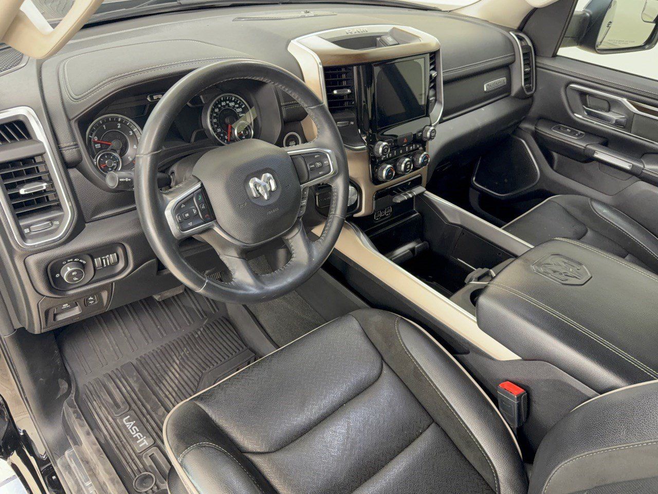 Used 2022 RAM 1500 Laramie RWD image 4