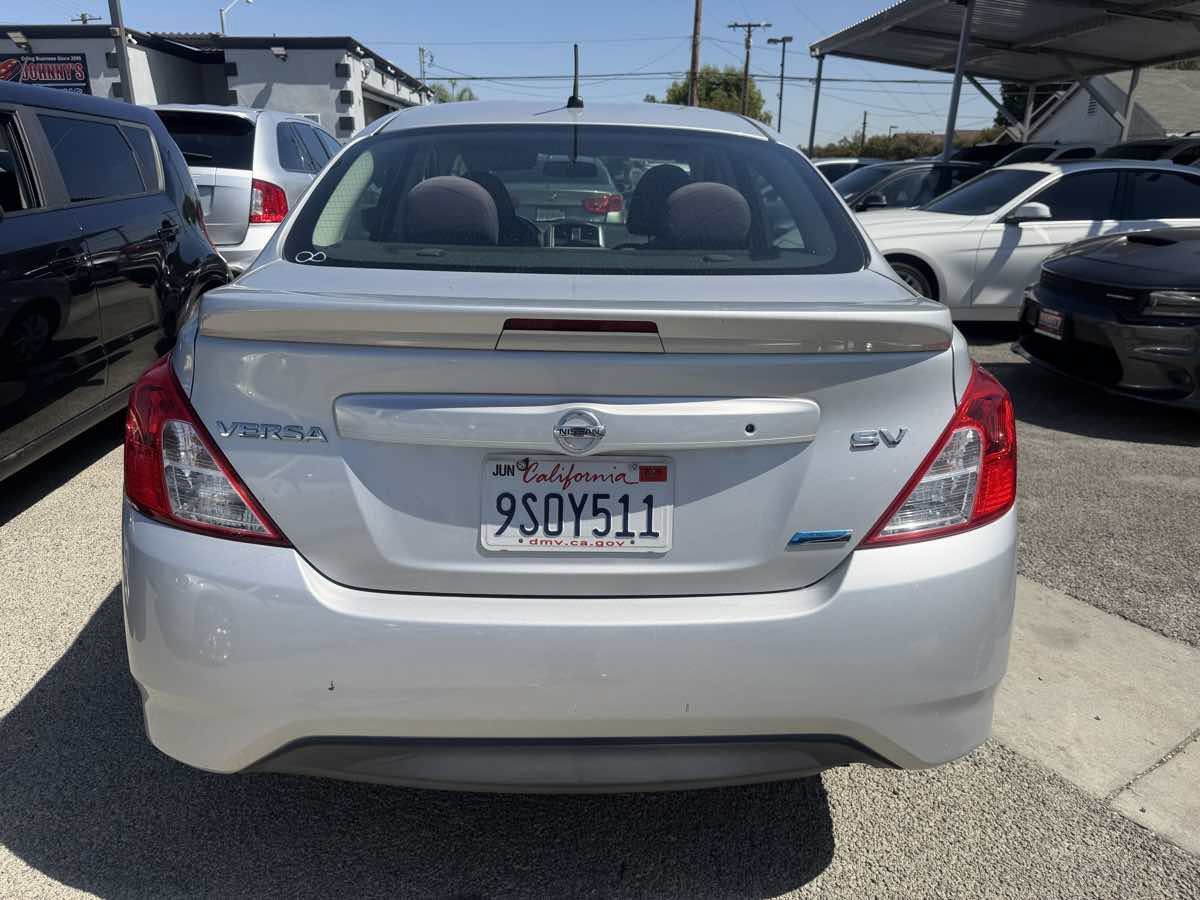Used 2015 Nissan Versa SV w/ SV Appearance Package FWD image 3