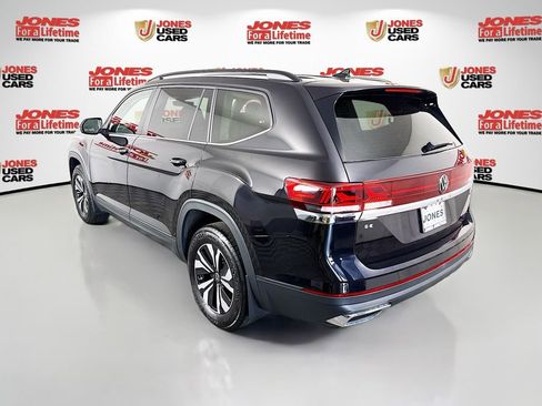 Used 2024 Volkswagen Atlas SE image 2