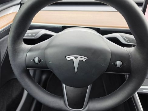 Used 2025 Tesla Model Y Long Range AWD/4WD image 39
