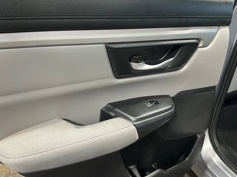 Used 2017 Honda CR-V LX image 12
