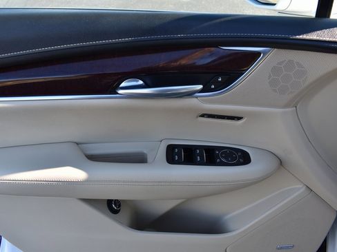 Used 2018 Cadillac XT5 Luxury w/ Driver Awareness Package image 12