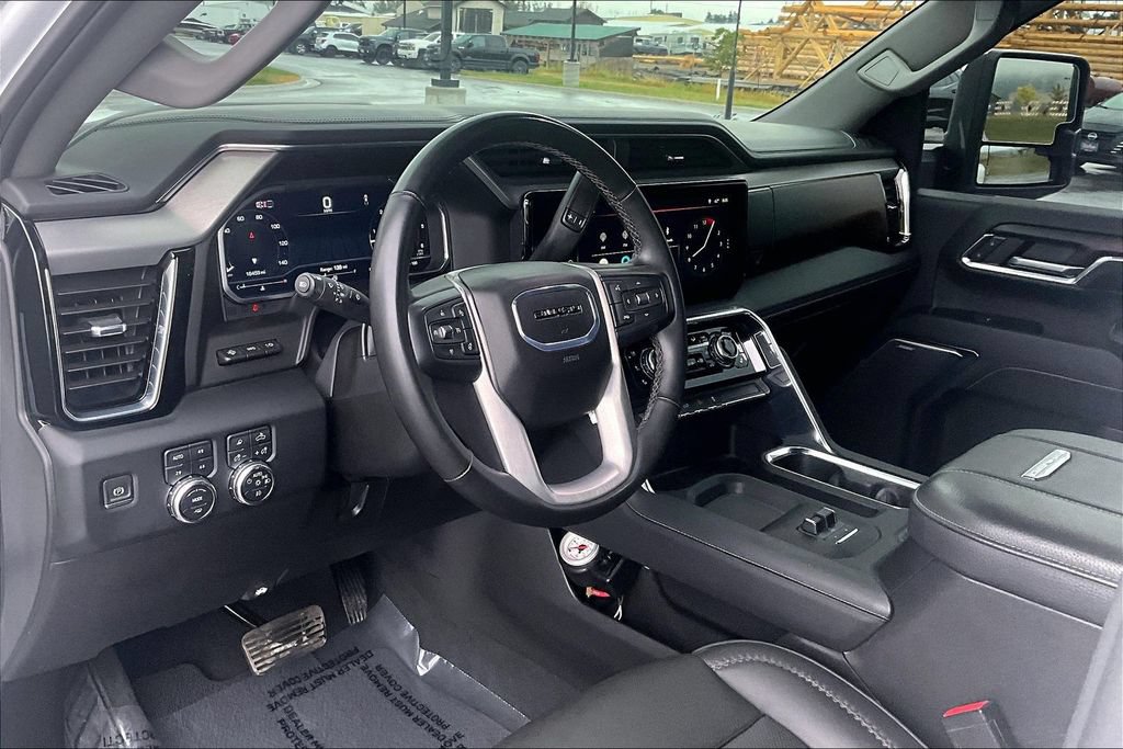 Used 2024 GMC Sierra 3500 Denali w/ Denali Reserve Package AWD/4WD image 14