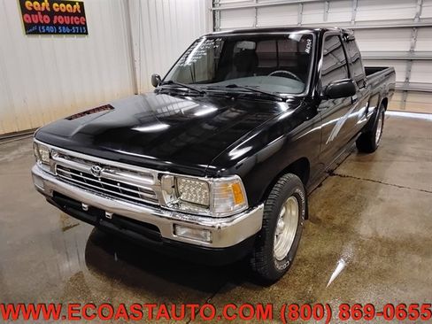 Used 1993 Toyota Pickup Deluxe image 4