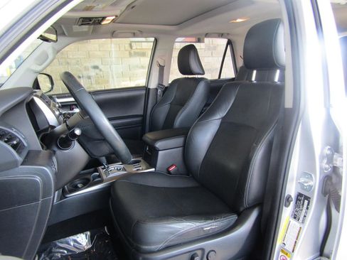 Used 2016 Toyota 4Runner Limited image 9