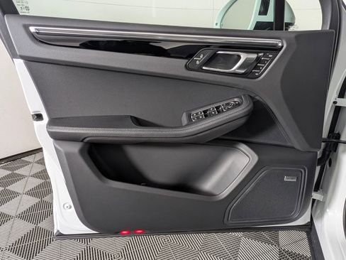 New 2026 Porsche Macan S image 25