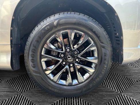 Used 2020 Lexus GX 460 Premium w/ Premium Package AWD/4WD image 31