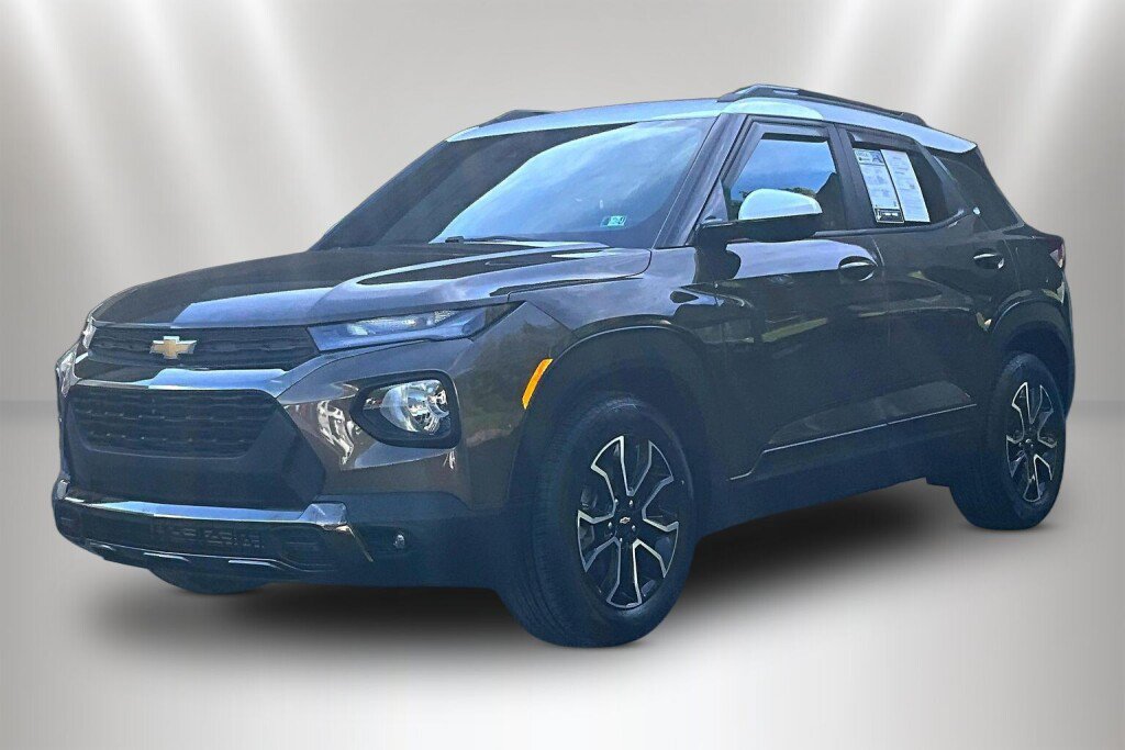 Used 2022 Chevrolet TrailBlazer ACTIV w/ Sun and Liftgate Package FWD image 3