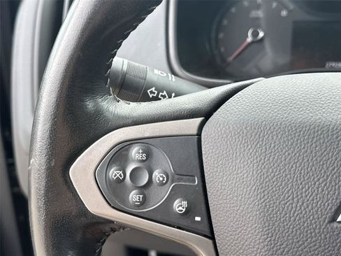 Used 2022 Chevrolet Colorado Z71 AWD/4WD image 19