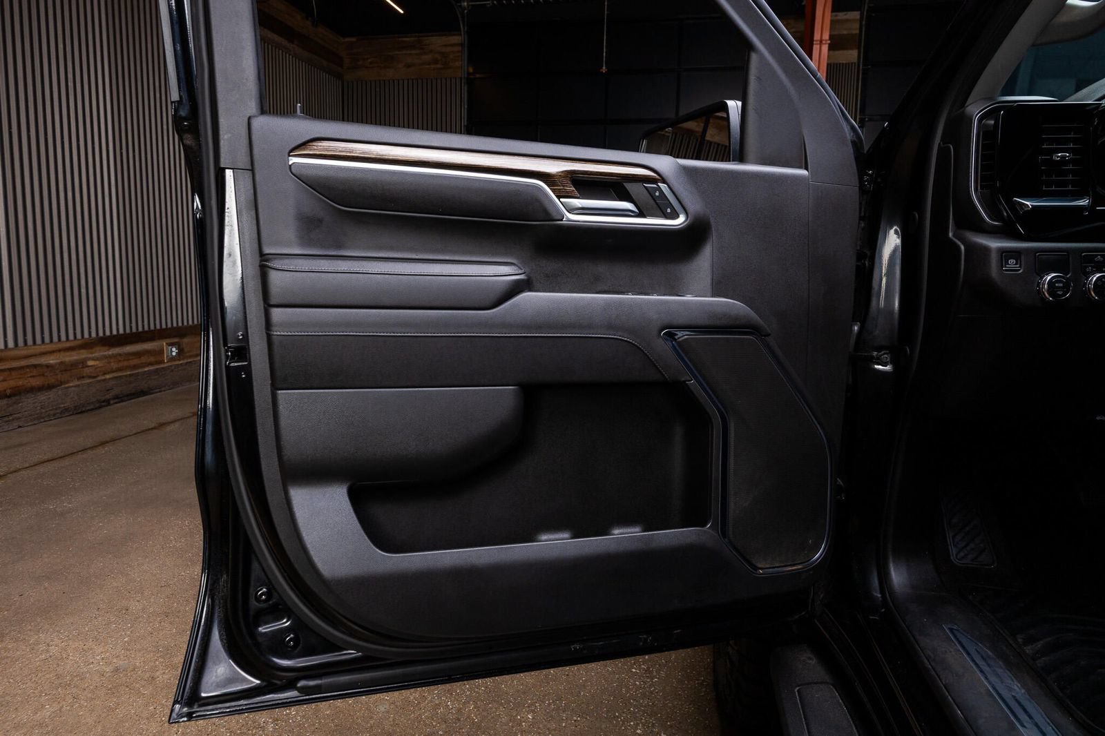 Used 2024 GMC Sierra 1500 Elevation RWD image 42
