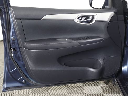 Used 2014 Nissan Sentra S image 17