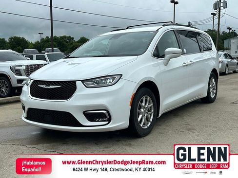 Used 2022 Chrysler Pacifica Touring-L FWD image 1