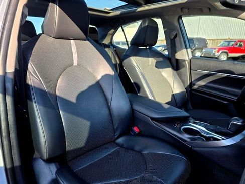 Used 2022 Toyota Camry XLE w/ Navigation Package image 27