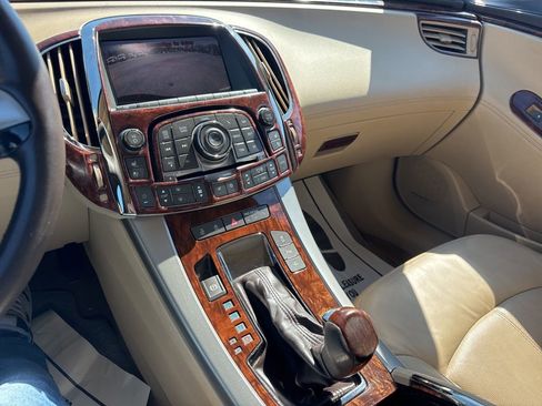 Used 2010 Buick LaCrosse CXS image 20