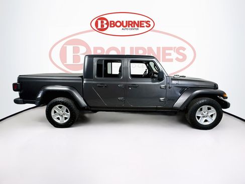 Used 2022 Jeep Gladiator Sport AWD/4WD image 10