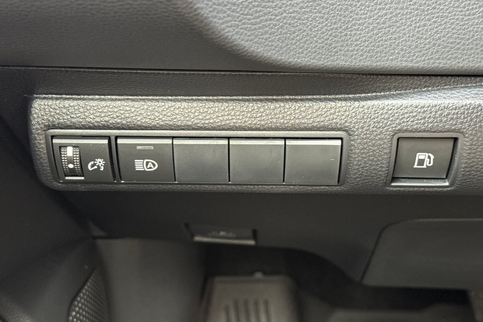 New 2027 Toyota Corolla LE FWD image 29