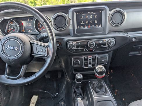 Used 2019 Jeep Wrangler Unlimited Sport S AWD/4WD image 17