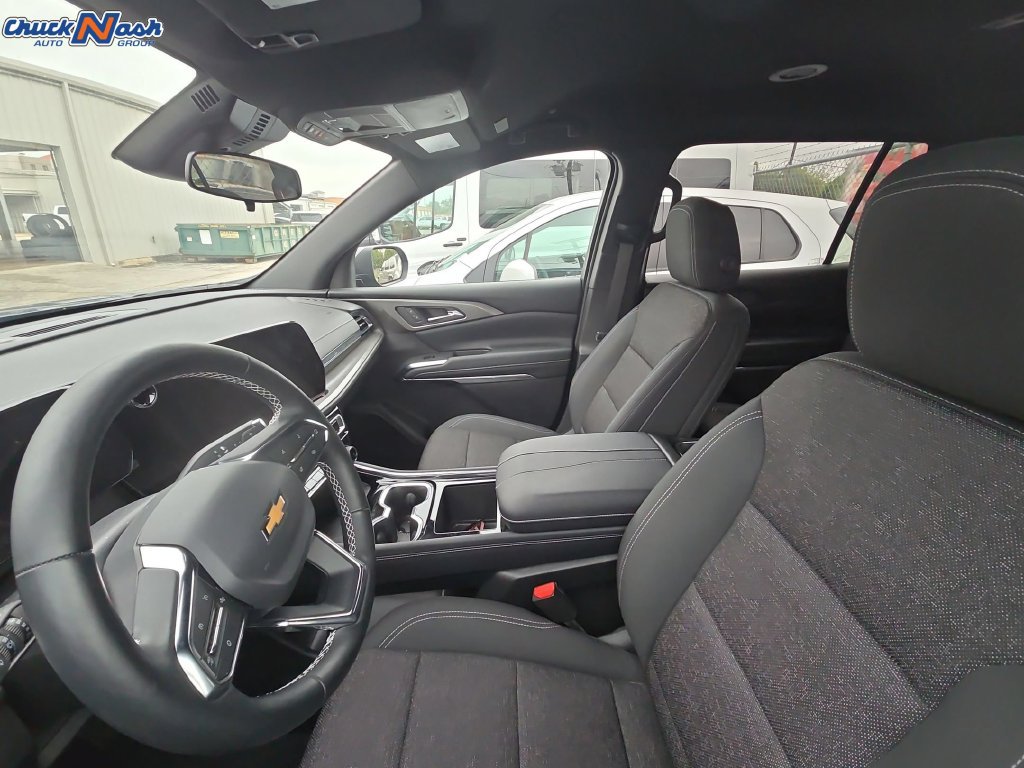 Used 2026 Chevrolet Traverse LT FWD image 8