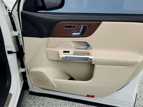 Used 2023 Mercedes-Benz EQB 250+ EQB 250+ SUV, Exclusive with 1 w/ Exclusive Package image 25